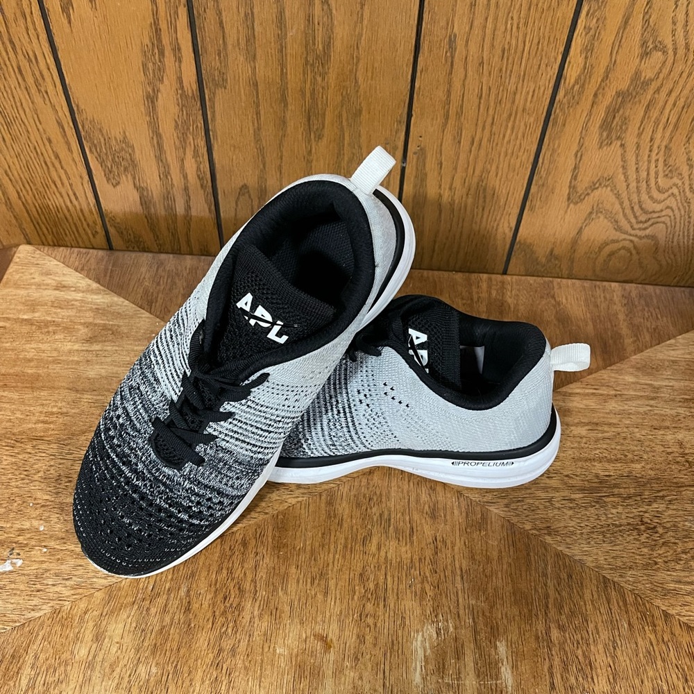 APL:Athletic Propulsion Labs Techloom Pro ,Colors Black & Gray- Women - Picture 7 of 12